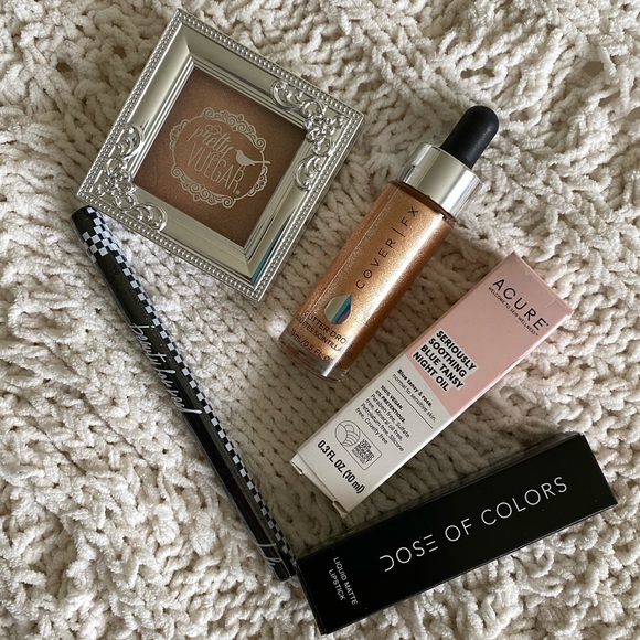 Other - ☀️ HOST PICK ☀️ NWOT Makeup bundle💛💛
